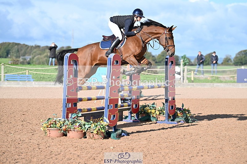 231014A-102755-04100 - Cls 18 Newcomers & 1.10m Open