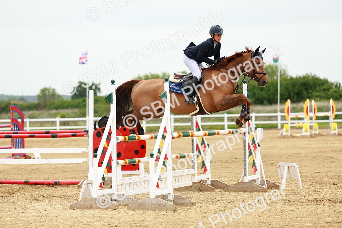 SBM_000989 - Class 5 - Senior Foxhunters - 1.20m
