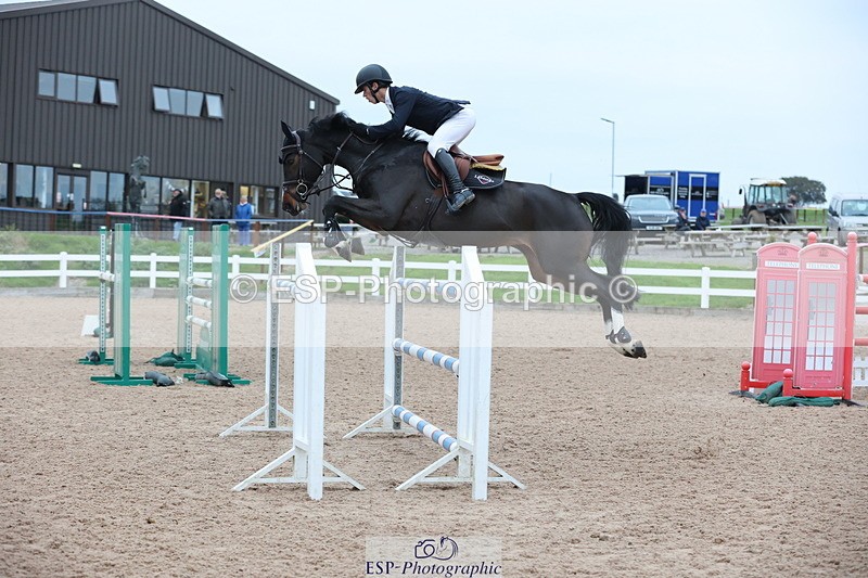 241101A-160152-03201 - FRI Cls 8 National 1.30m