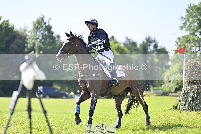 240525-093348-11941 - 301-CAMOUFLAGE-Alexander_Bragg