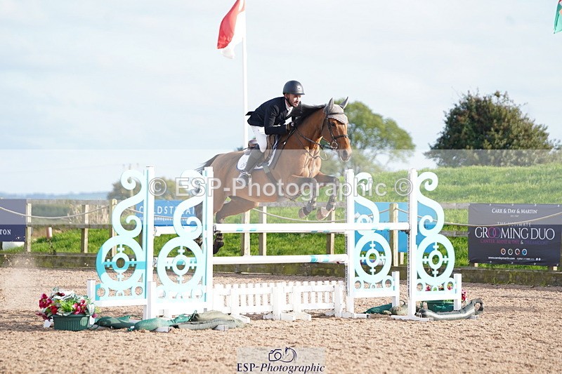 241005A-162546-05211 - SAT Cls 12 Snr Fox & 1.20m Open