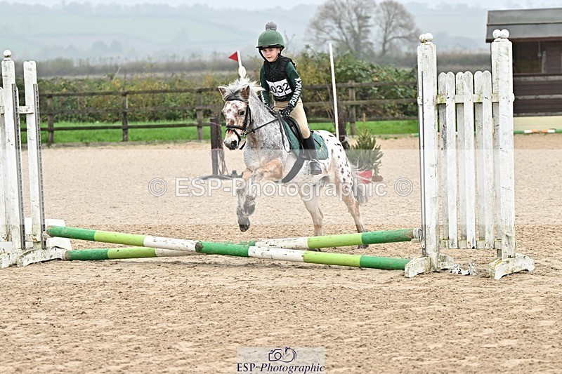 241110-095527-00121 - 40cm Showjumping