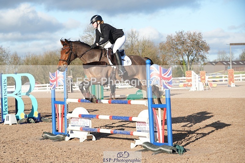 251130-132925-01249 - Cls 15 - 17 Children on Horses