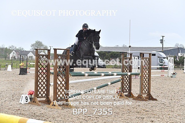 BPP_7355 - CLASS 9 FRI  Senior Newcomers/ 1.10m Open