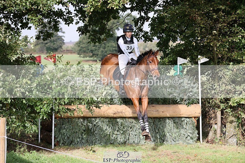 231020-112119-06745 - 039-LAUSANNE.W-Charlie.Ahl-XC