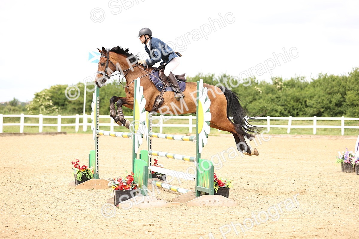 SBM_007668 - Class 19 - Senior Newcomers - 1.10m