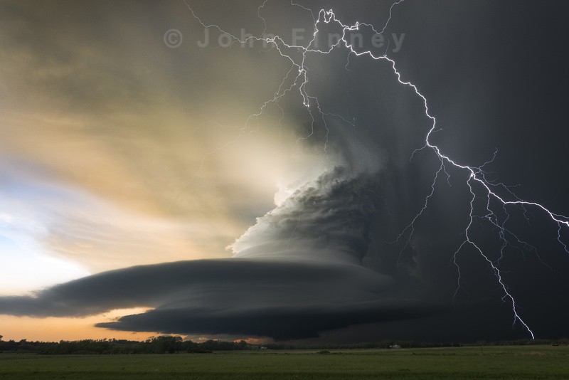 The Dark Side of the Storm. - Weather photography