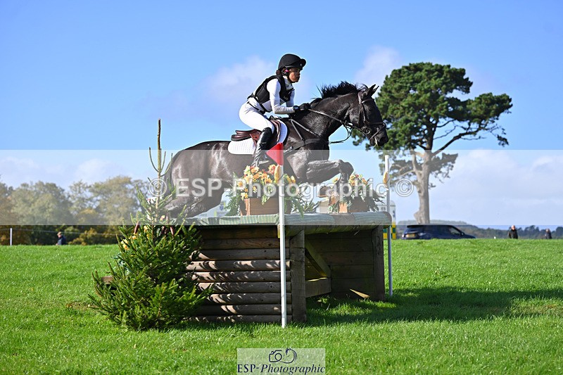 241025-114548-06764 - 052-Lydia.Heywood-JUST.THE.BISCUIT