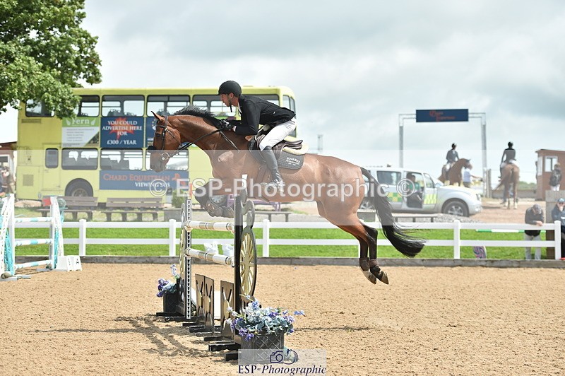 230723A-132514-12056 - Cls 24, 1 Star Gold 1.30m