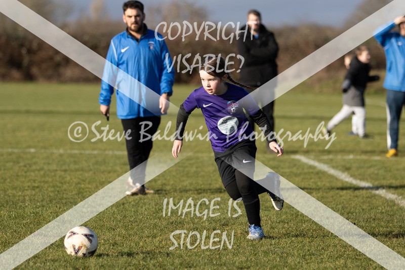 1DX31025 - 2026-01-17 FC Abbey Meads U9 Purple Girls V Develop FC U9 Girls