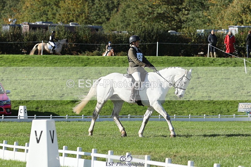 251024A-143634-14235 - G-572-Laura.Pitman With Trot Up