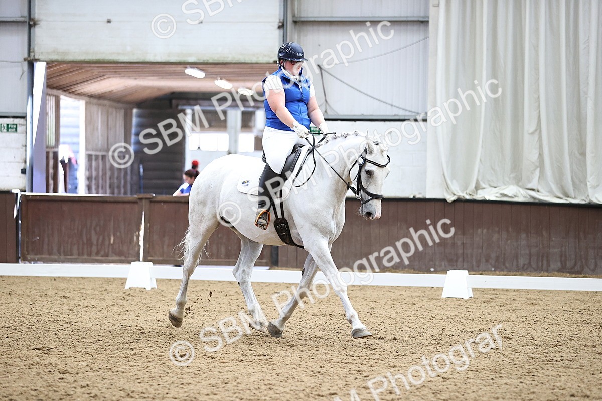 SBM_001916 - Novice 4 - 11.15-13.22