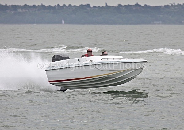 090628 PHANTOM 21 IMG_6282 - Speedboats