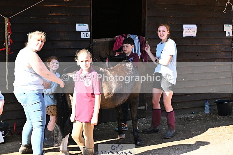 240729B-091703-01757 - Monday Stable Shots