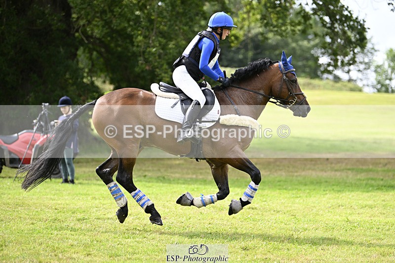 240825X-140807-34752 - 80cm XC 14.30 to 15.30