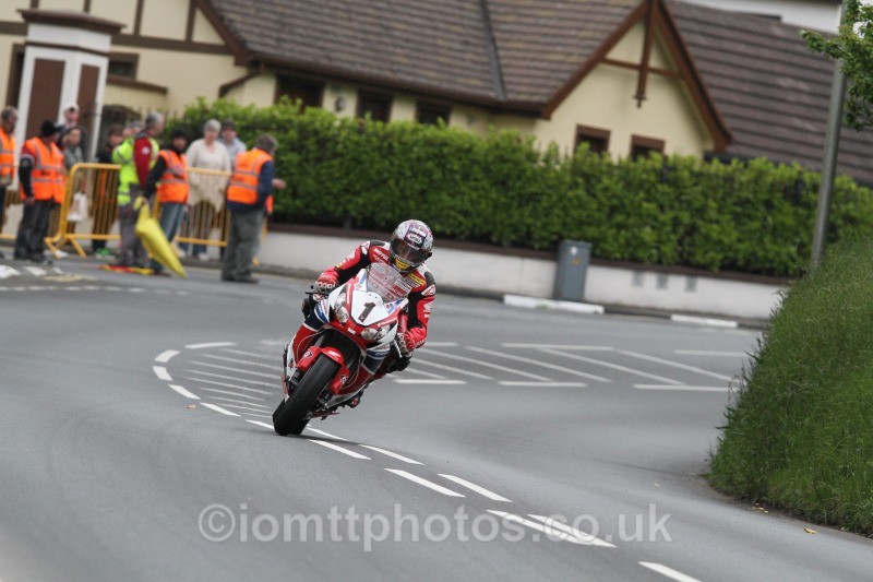 John McGuinness Honda / Honda Racing - Wednesday Practice - Solos
