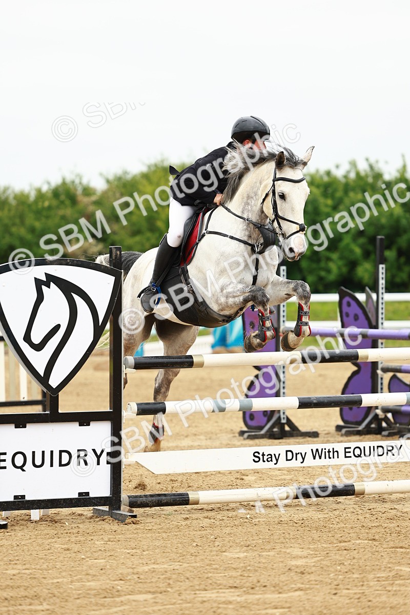 SBM_000961 - Class 4 - Senior Newcomers - 1.10m