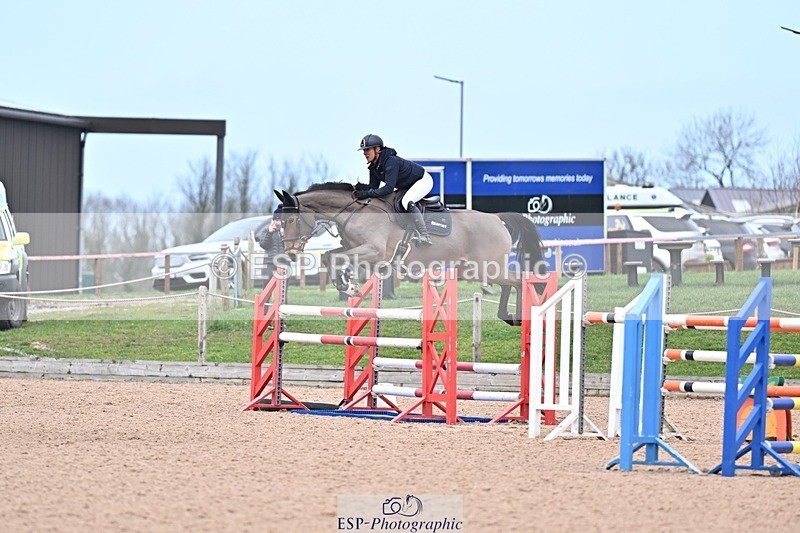 260211-140105-00639 - Cls 5 Foxhunter and 1.20m