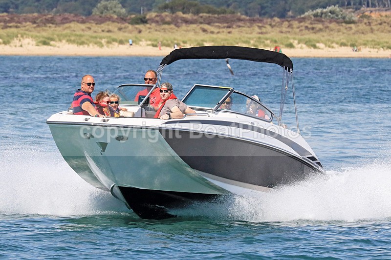 170813 UNNAMED - REGAL FASDECK 2220 1Y3A4402 - Motorboats - Open