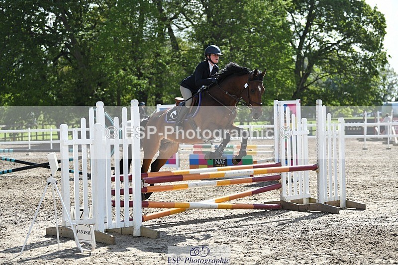 230512-101441-00490 - Cls 10 Snr 85cm Schooling