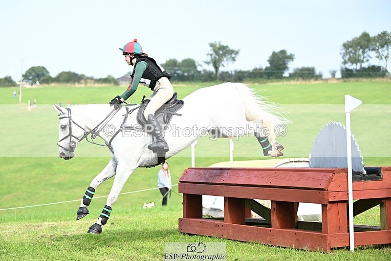 240831A-104309-00718 - 101-Issy.Perry-DATE.NIGHT