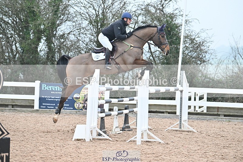 240113A-140959-02268 - Cls 13 Foxhunter and 1.20m Open