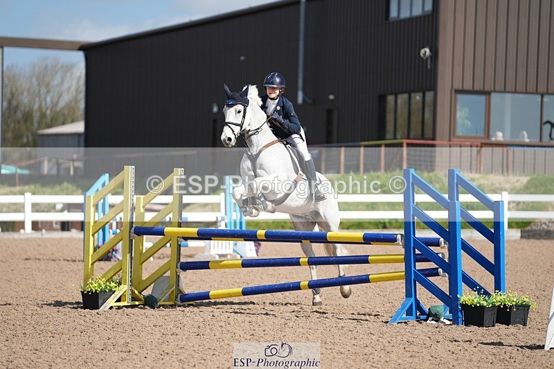 250329-104839-03725 - Cls 20 British Novice and 90cm