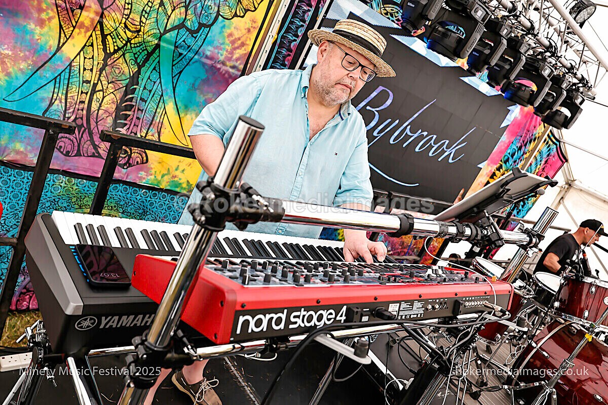 SATURDAY-52 - MINETY 2025