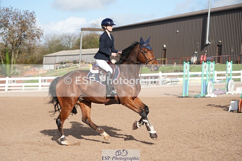 251108-125750-02613 - Cls 13 Foxhunter and 1.20m Open