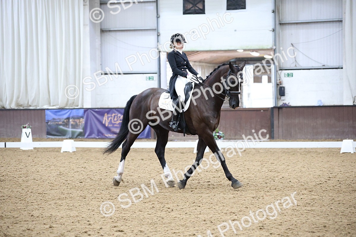 SBM_004670 - Class 9 - FEI Inter 1 Gold - 16.59-17.47
