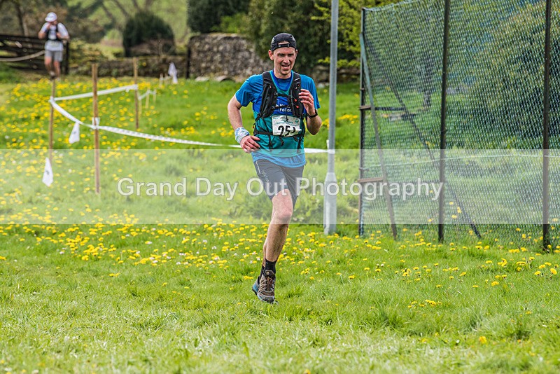 3 Peaks-3164 - The 3 Peaks Race - The Finish - Saturday 29th April 2023