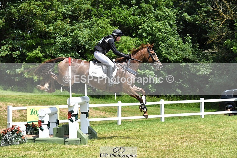 230528-131719-17048 - 409-HENTON_FIRST_LADY-Bundy_Philpott-XC