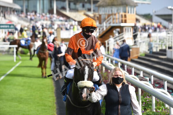 yr10072021r7-4 - Race 7: 5.15pm John Smith's Stakes