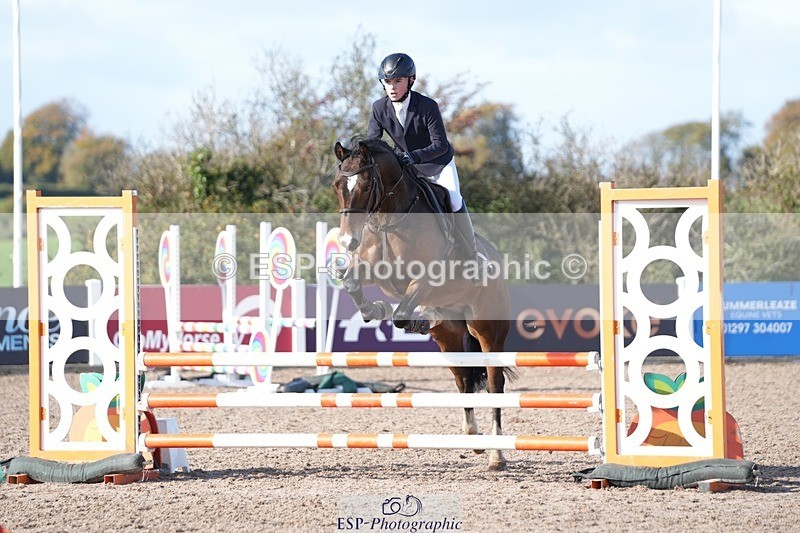 251025-130606-00471 - Cls 9 Pony Winter Discovery and 90cm