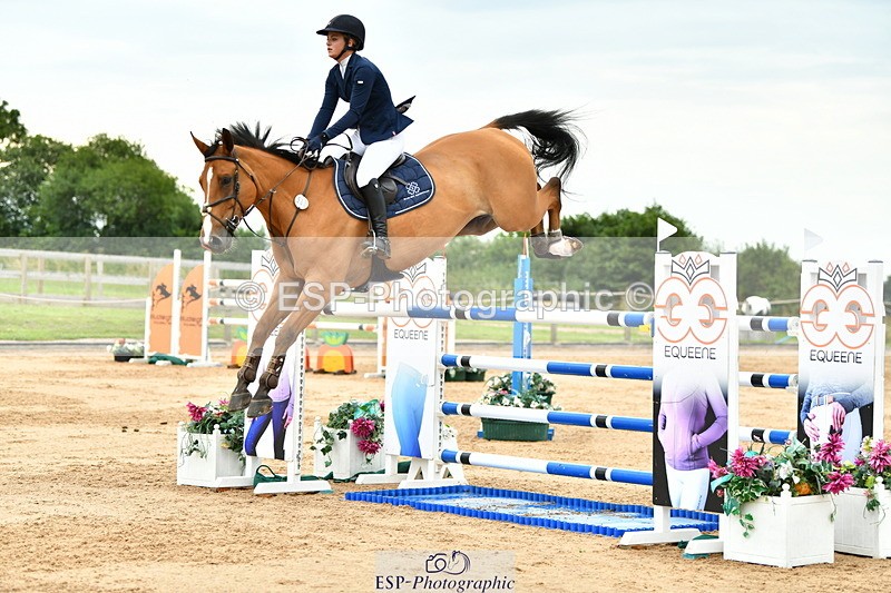 230720A-154444-04016 - Cls 9, 2 Star Big 1.40m Start to break