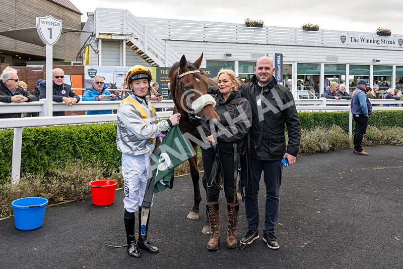 171026-Race 3-Hengest-8363 - Race 3 2.10pm Download The Raceday Ready App Handicap