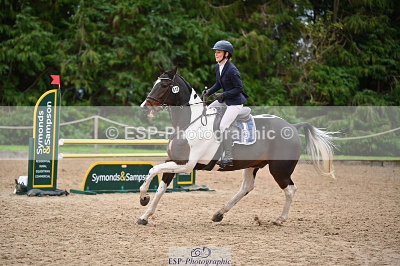 251026A-162525-26765 - F-419-Helen.du.Heaume