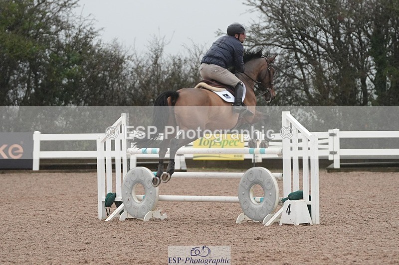 251207-115722-01922 - Cls 20 Snr Newcomers and 1.10m