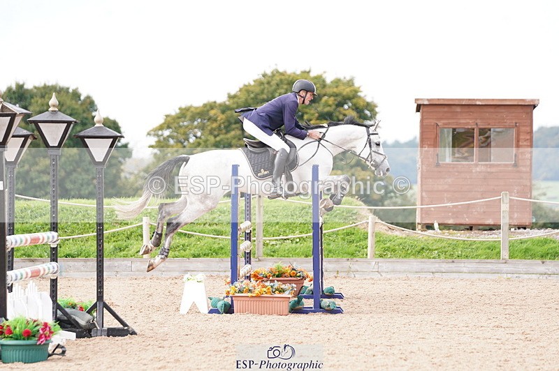 241004A-124212-00446 - Fri 03 Snr Newc & 1.10m Open