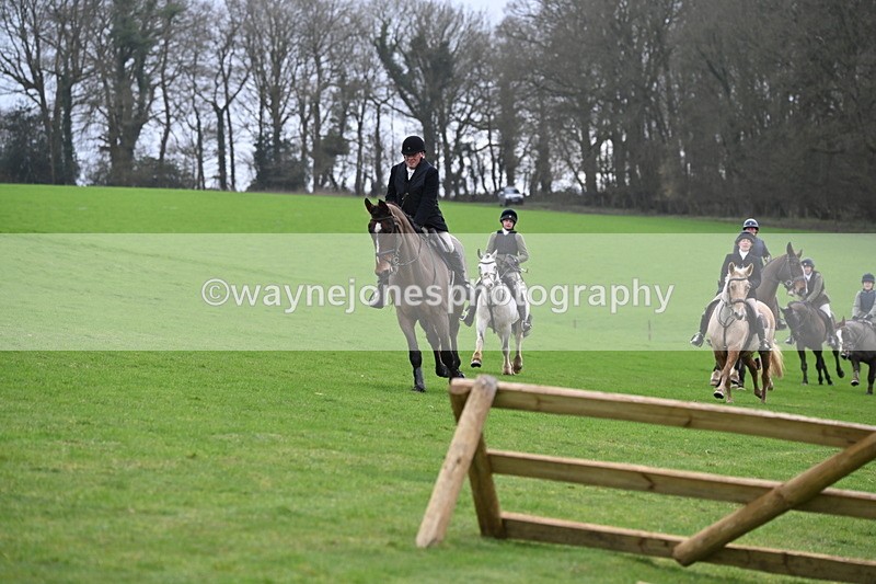 WJ6_9142 - Line Three