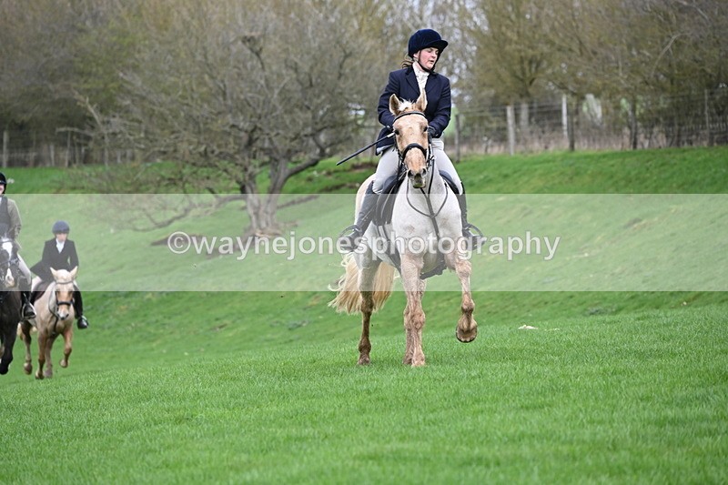 WJ6_9328 - Line Three