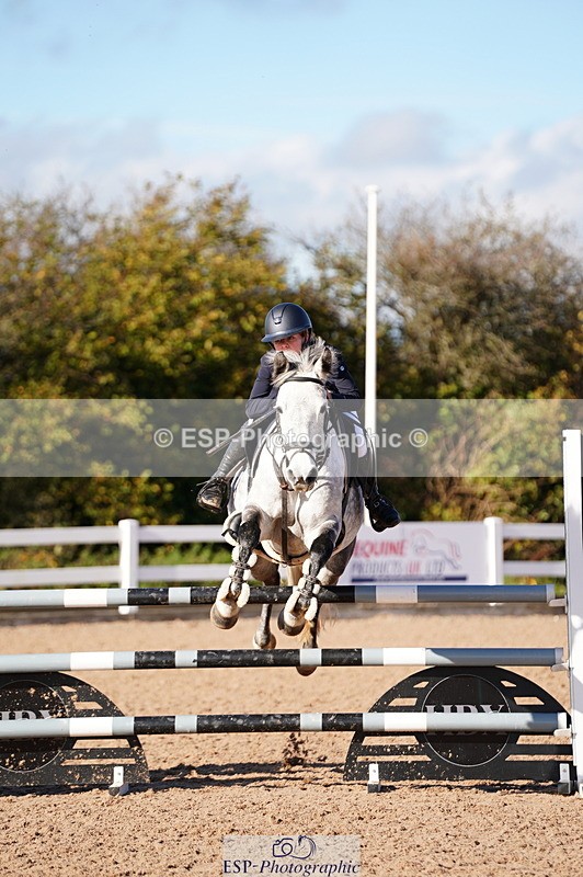 241027A-120420-02661 - SUN Cls 6 Pony Newcomers and 1m Open