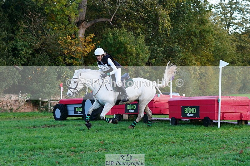 251025A-163948-22045 - H-652-Amelie.Perceval