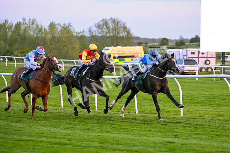 300424-Race 7-Highjacked-3223 - Race 7