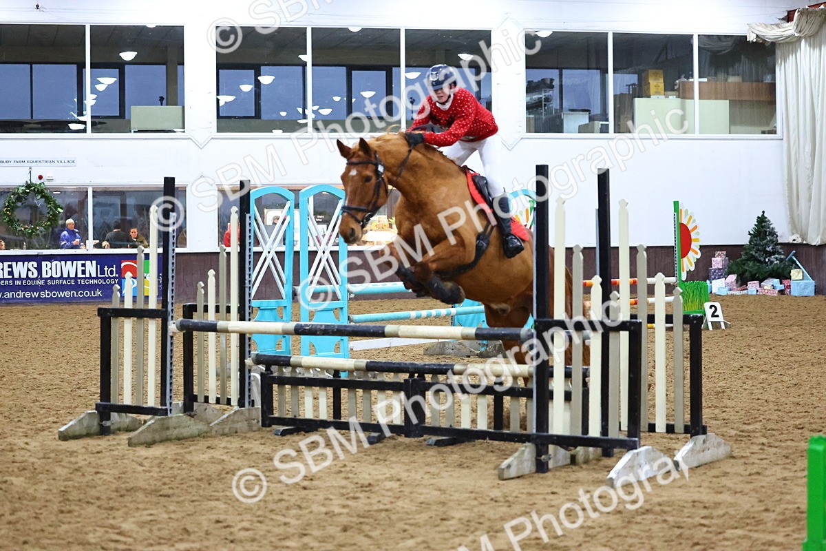 SBM_002733 - Class 6 - Holly & Ivy Stakes - 90cm