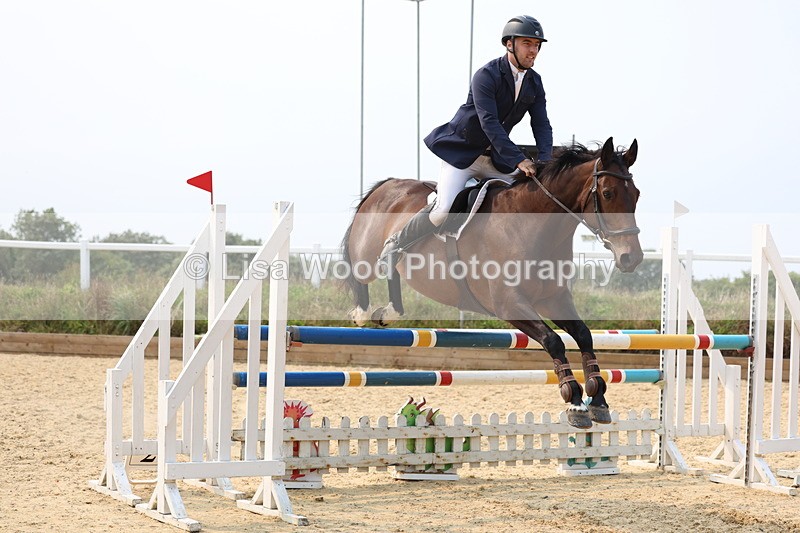 3E7A2682 - Class 9: Senior 1.15m Open