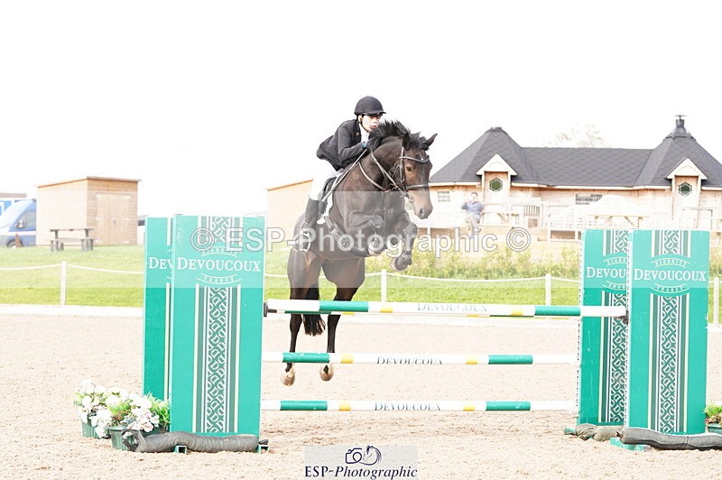 241004A-151152-00908 - Fri 04 Snr Fox & 1.20m Open