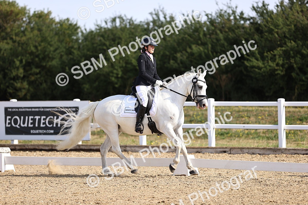 SBM_008661 - Novice 5 - 08.30-9.33