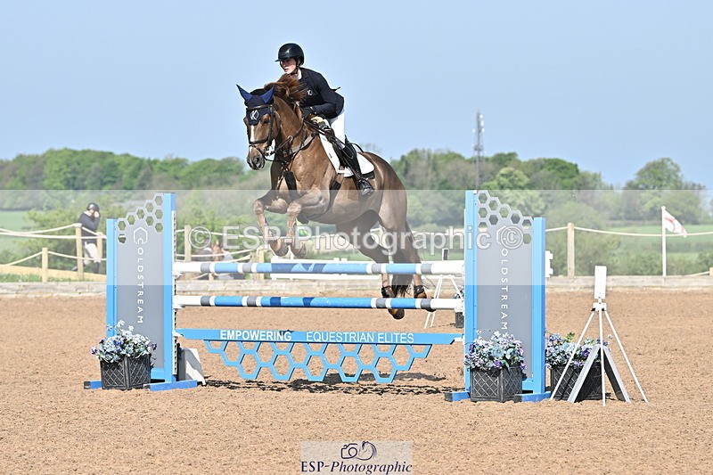 240509A-095210-00695 - Cls 8 Foxhunter