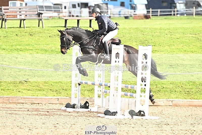 250416-095423-00145 - Cls 1 British Novice and 90cm